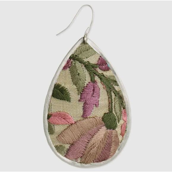 Light Pink Flower Embroidery Cuff Bracelet - Picture 3 of 3